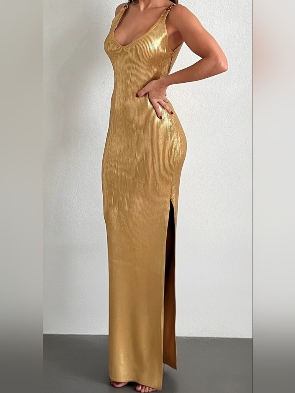 EB LUXE LOS ANGELES Golden Metallic Bodycon Midi Dress